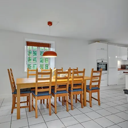 6 Bedroom Awesome In