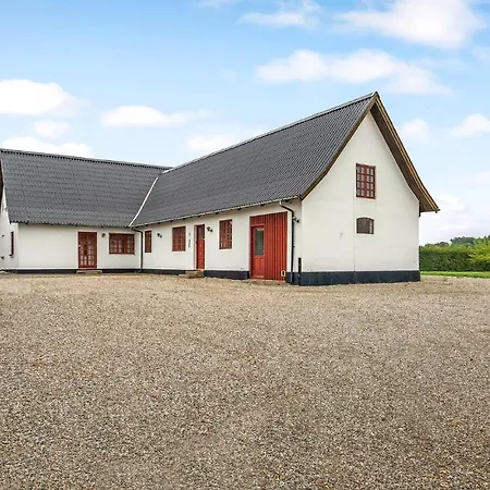 6 Bedroom Awesome In Kvaerndrup