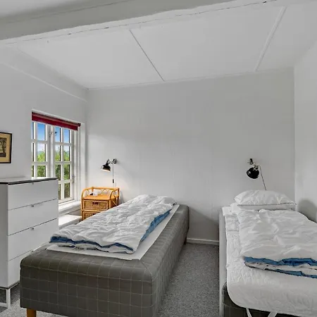 6 Bedroom Gorgeous In Kvaerndrup