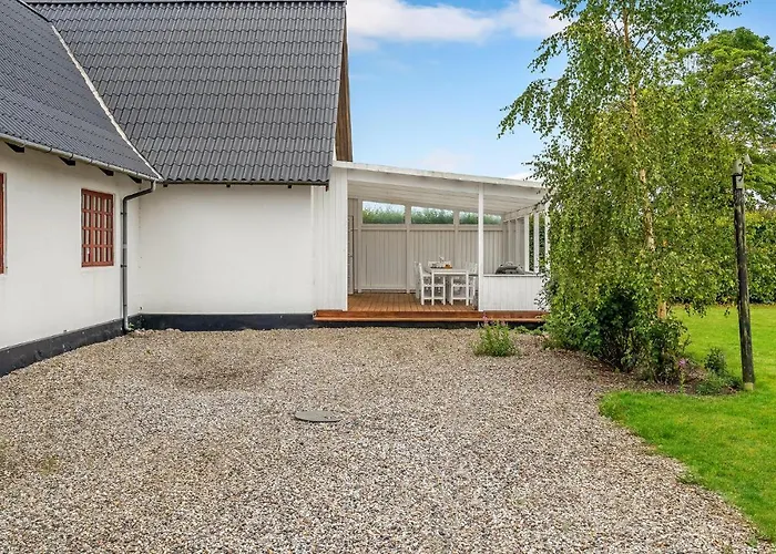 Дом отдыха 6 Bedroom Gorgeous In