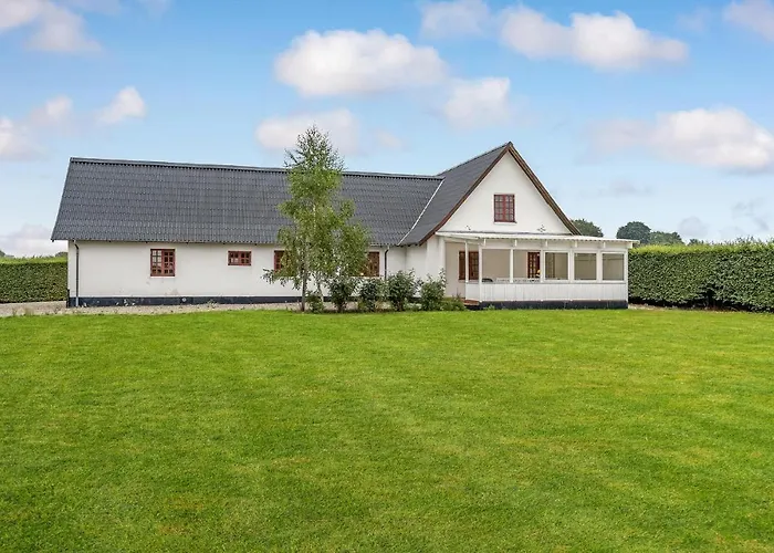 6 Bedroom Gorgeous In Дом отдыха *